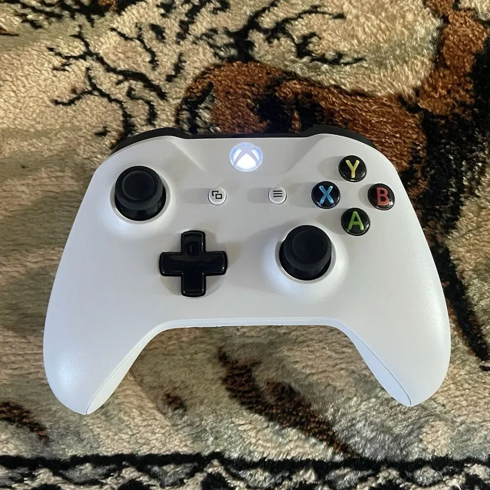 Xbox One White Controller (Model : 1708) Microsoft OEM - Tested & Works Great
